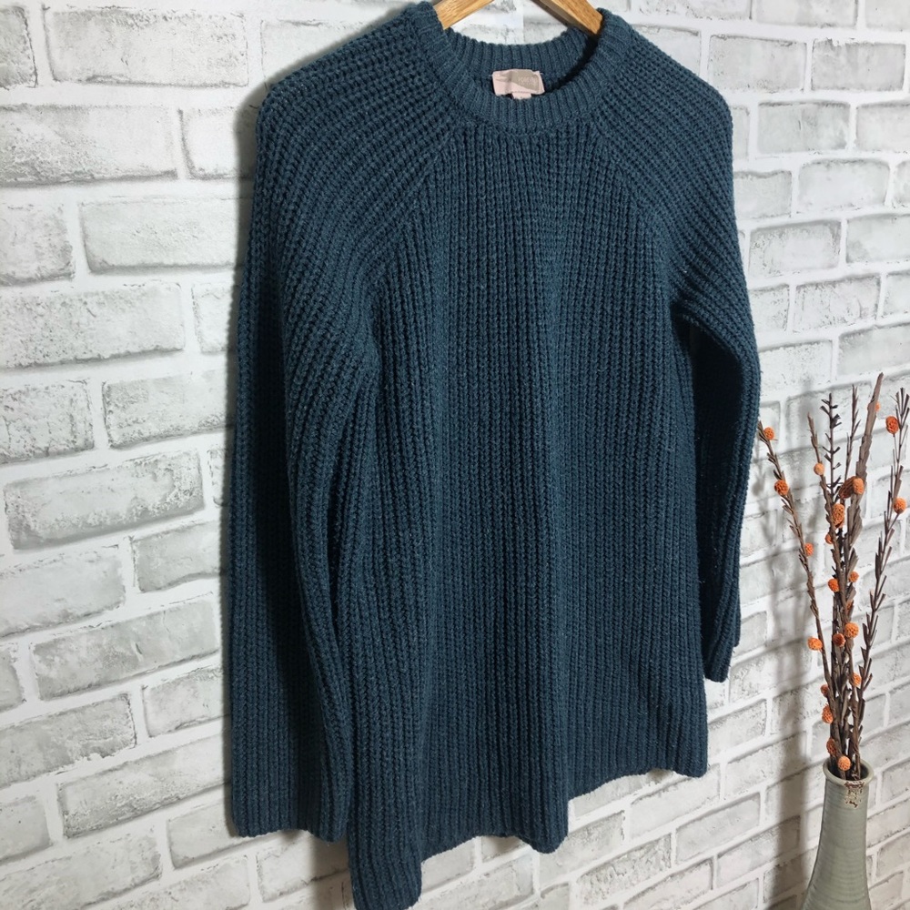 Forever21 chunky crochet sweater size M